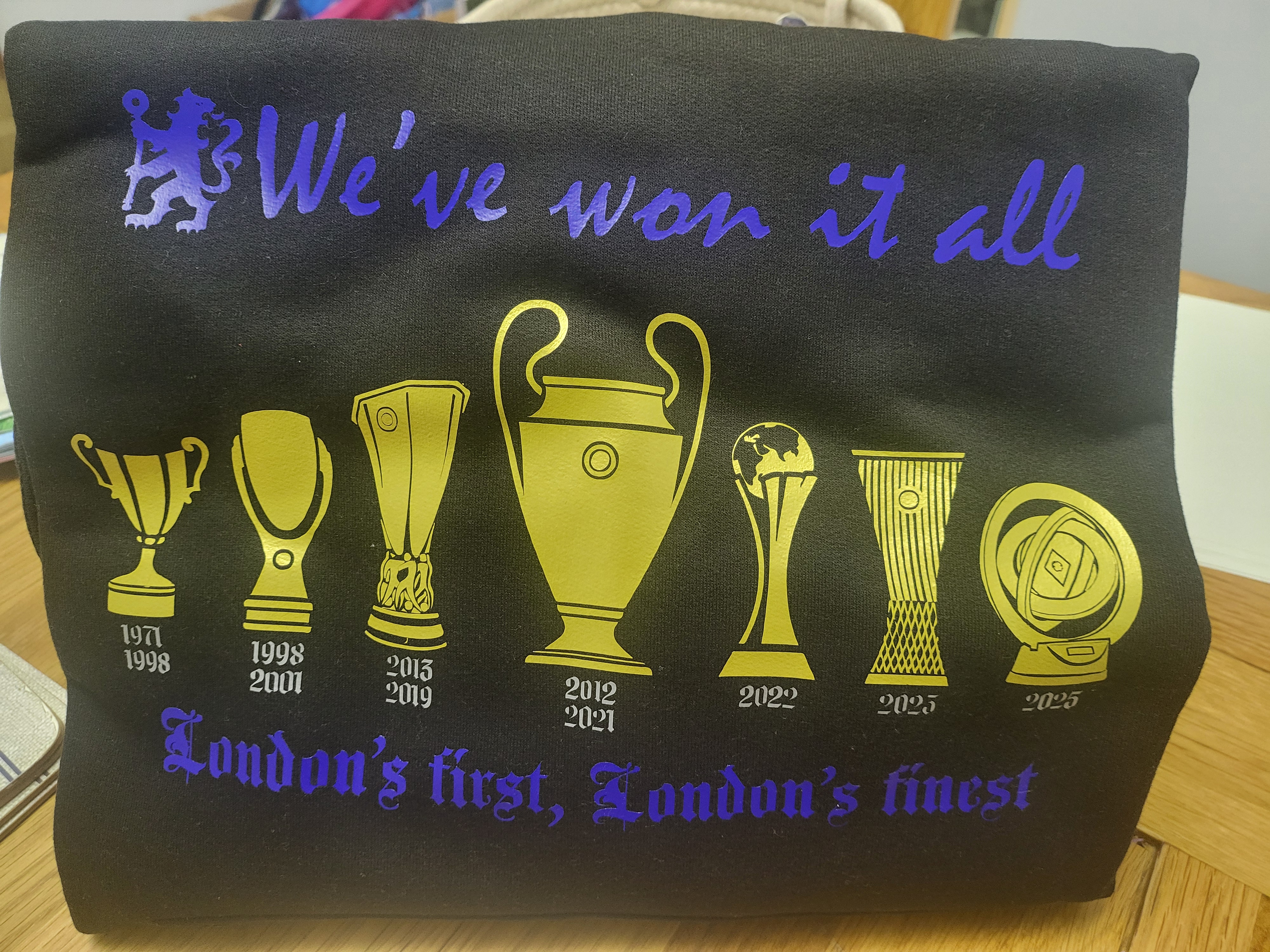 Chelsea, we won't it all - black hoodie packed